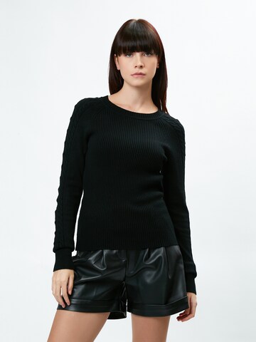 Pull-over Influencer en noir : devant