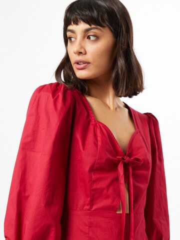 GLAMOROUS Šaty – červená