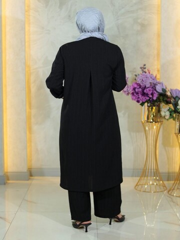 MODAMIHRAM Tunic in Black