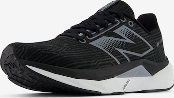 new balance Loopschoen 'FuelCell Propel v5' in Zwart: voorkant