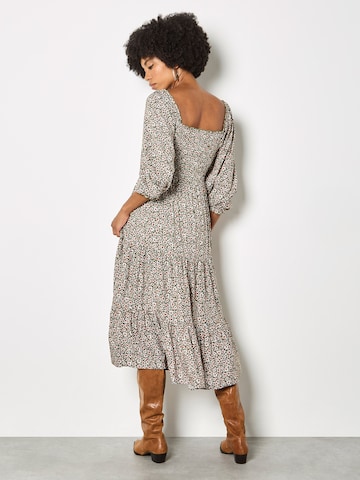 Robe ' ' Apricot en vert