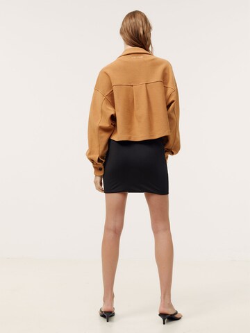 Kendall for ABOUT YOU Between-Season Jacket 'Blakely' in Brown