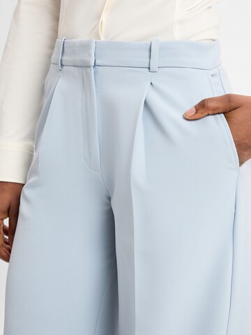 Wide Leg Pantalon à plis 'C_Tiwi1' BOSS en bleu