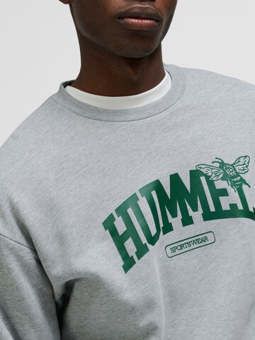 Hummel Sweatshirt 'UNIVERSITY BEE' i grå