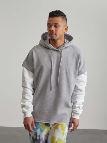 ABOUT YOU x Benny Cristo Sweatshirt 'Kian' in Grey: front