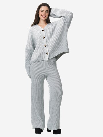 Elara Hausanzug in Grau