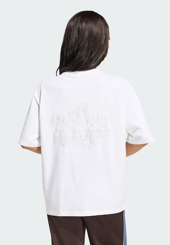 ADIDAS ORIGINALS Футболка оверсайз в Белый: спереди