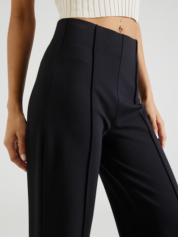 Abercrombie & Fitch Zvonové kalhoty Kalhoty s puky – černá