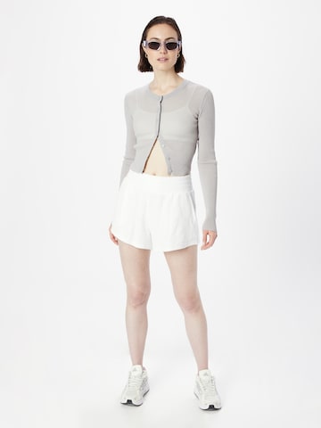 GAP Regular Shorts in Weiß