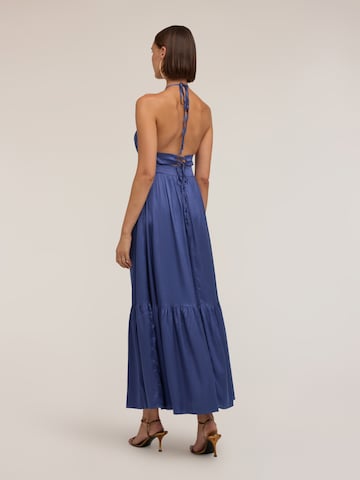 MOTIVI - Vestido de noche en azul