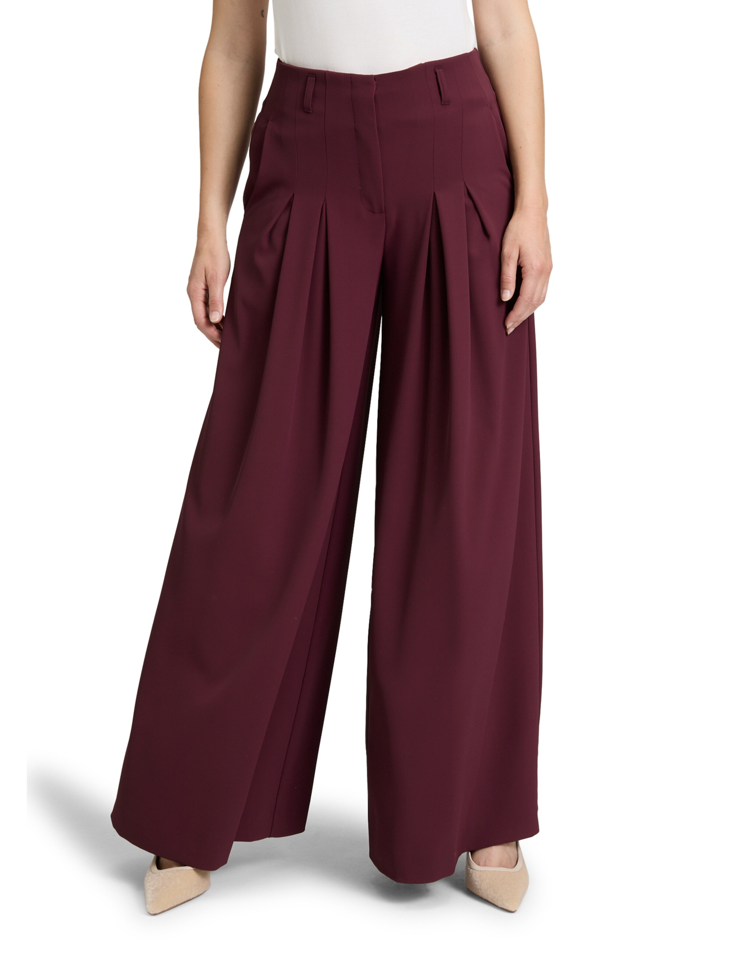 Vera Mont Regular Trousers in Red: front