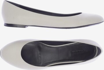 JIL SANDER Flats & Loafers in 40 in White: front