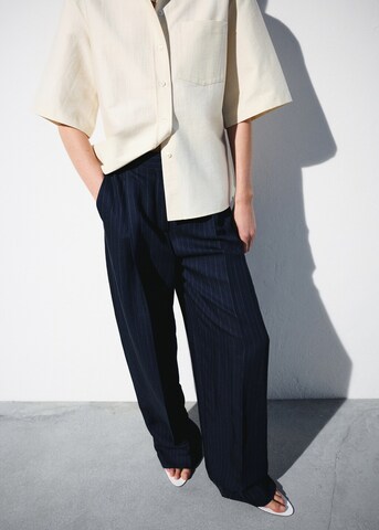 MANGO Loose fit Pleat-Front Pants 'Vega' in Blue