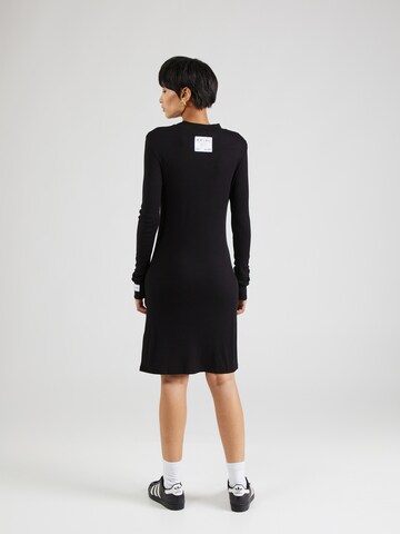 Robe Karo Kauer en noir