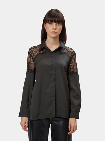 Influencer Blouse in Black: front