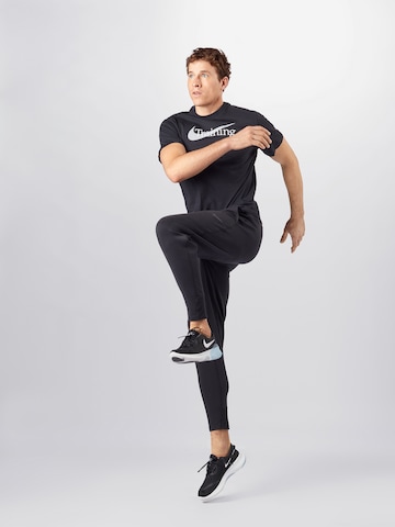 Regular fit Tricou funcțional de la NIKE pe negru