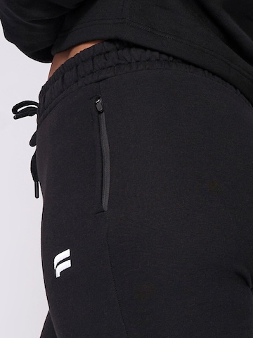 Fortex Fitness - Tapered Pantalón deportivo 'Essential Comfy Jogger' en negro