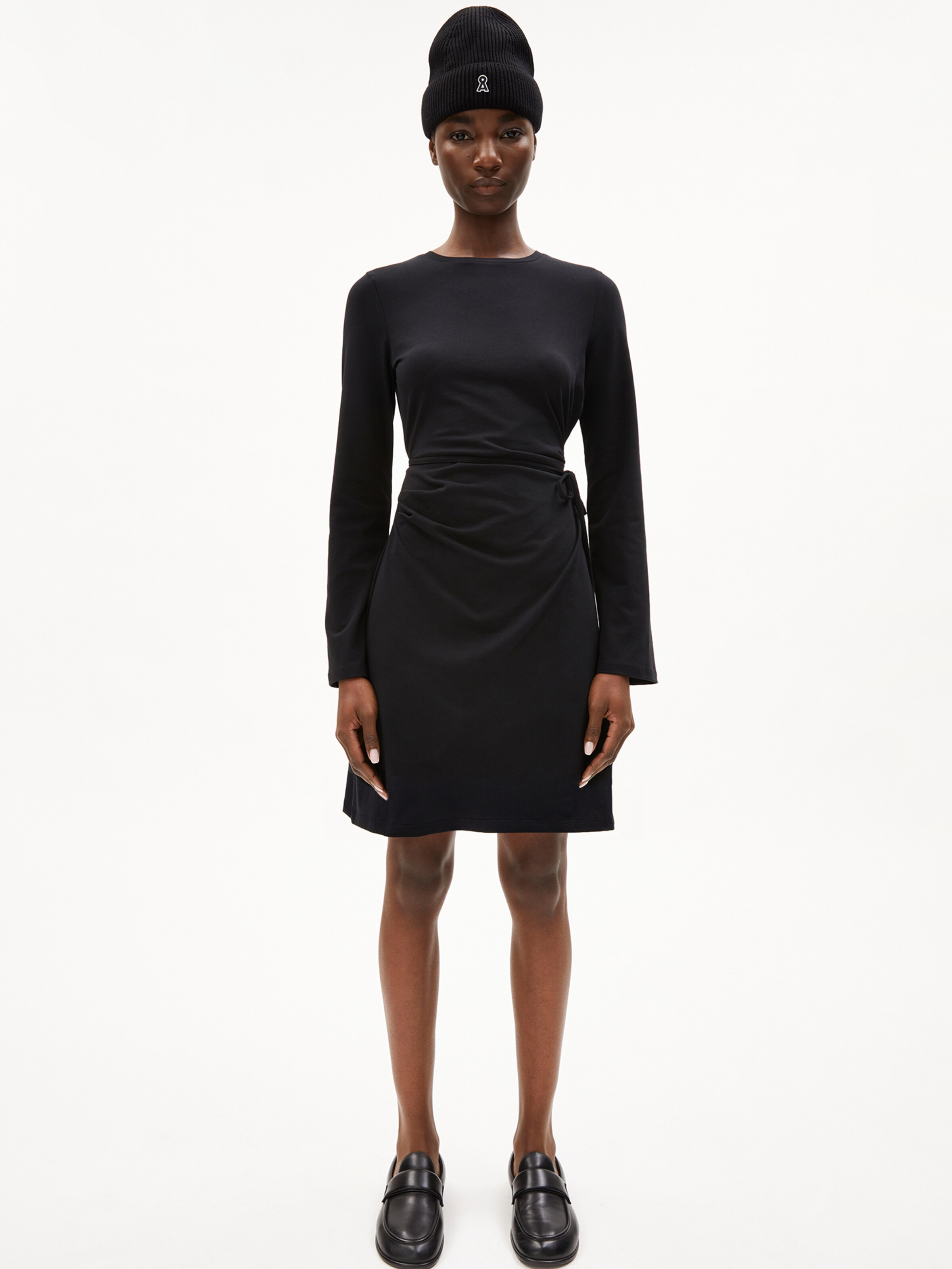 Robe ' CEETAA ' ARMEDANGELS en noir : devant