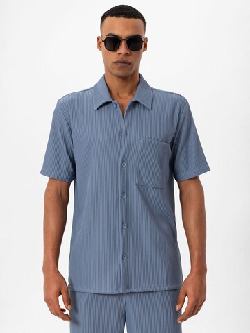 Antioch Regular fit Button Up Shirt in Blue: front