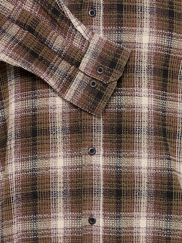 Coupe regular Chemise 'Vannick' !Solid en marron