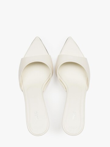 Zoccoletto '53-1230-1' di Estro in beige