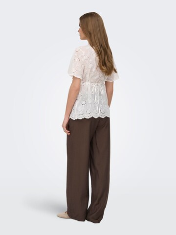 Regular Pantalon 'OLMSandy' Only Maternity en marron