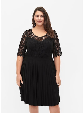 Rochie de cocktail de la Zizzi pe negru: față