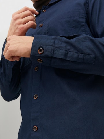 mėlyna JACK & JONES Standartinis modelis Marškiniai 'Pete'