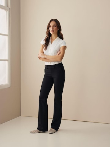 Lady Day Regular Trousers 'Lady Day Poppy Long Zwart' in Black: front