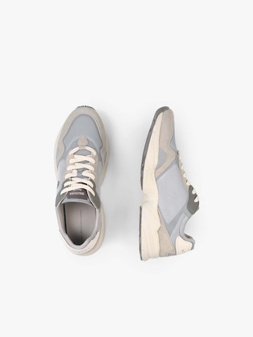 Sneaker bassa 'Nieves' di Scalpers in grigio