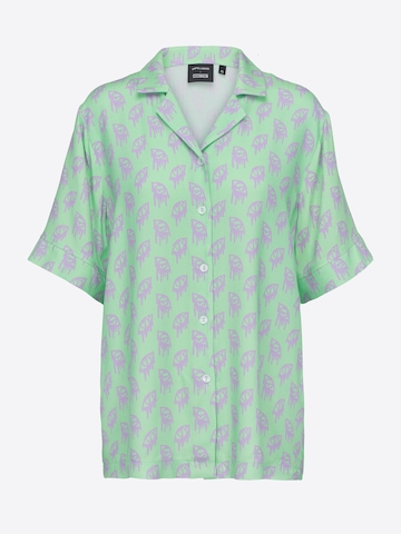 UNFOLLOWED x ABOUT YOU Blouse 'NO SLEEP' in Green: front