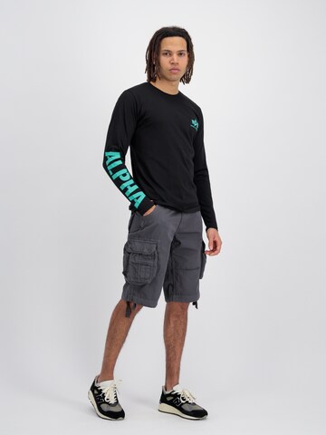 ALPHA INDUSTRIES - Loosefit Pantalón 'Jet' en gris