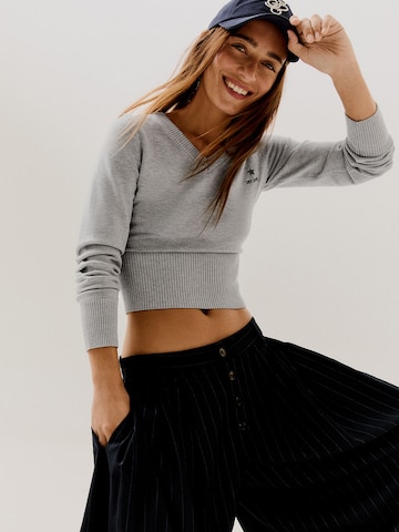 Bershka Pulóver - szürke: elől