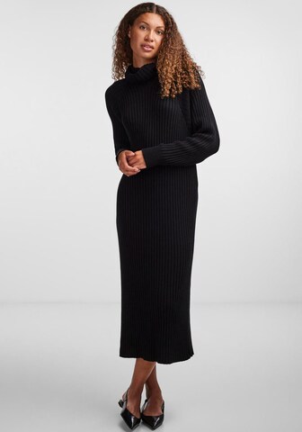 YAS Knitted dress 'Mavi' in Black
