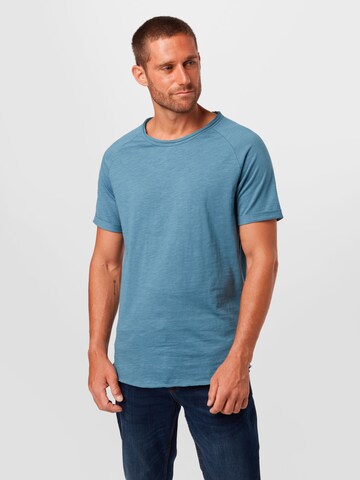 Redefined Rebel T-shirt 'Kas' i blå: framsida