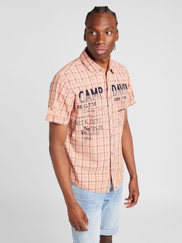 CAMP DAVID جينز مضبوط قميص بلون برتقالي: الأمام