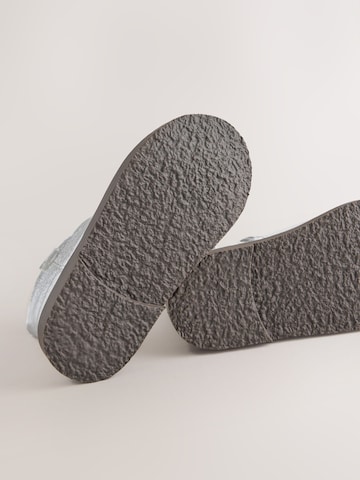 Next Stiefel in Silber