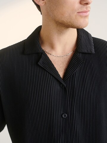 Guido Maria Kretschmer Men Comfort Fit Hemd 'Pepe' in Schwarz