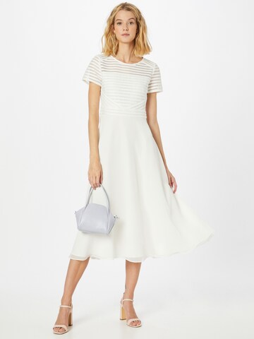 SWING Dress in White