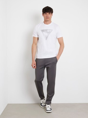 GUESS Shirt 'Dreieck' in White