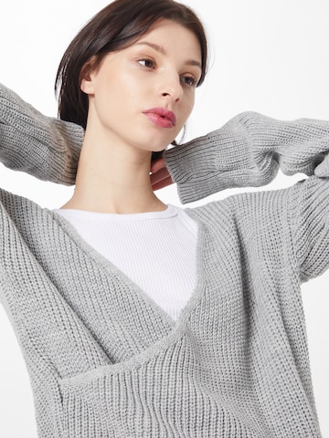 Pullover 'Kaylee' di Femme Luxe in grigio