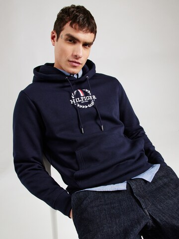 TOMMY HILFIGER Mikina – modrá: přední strana