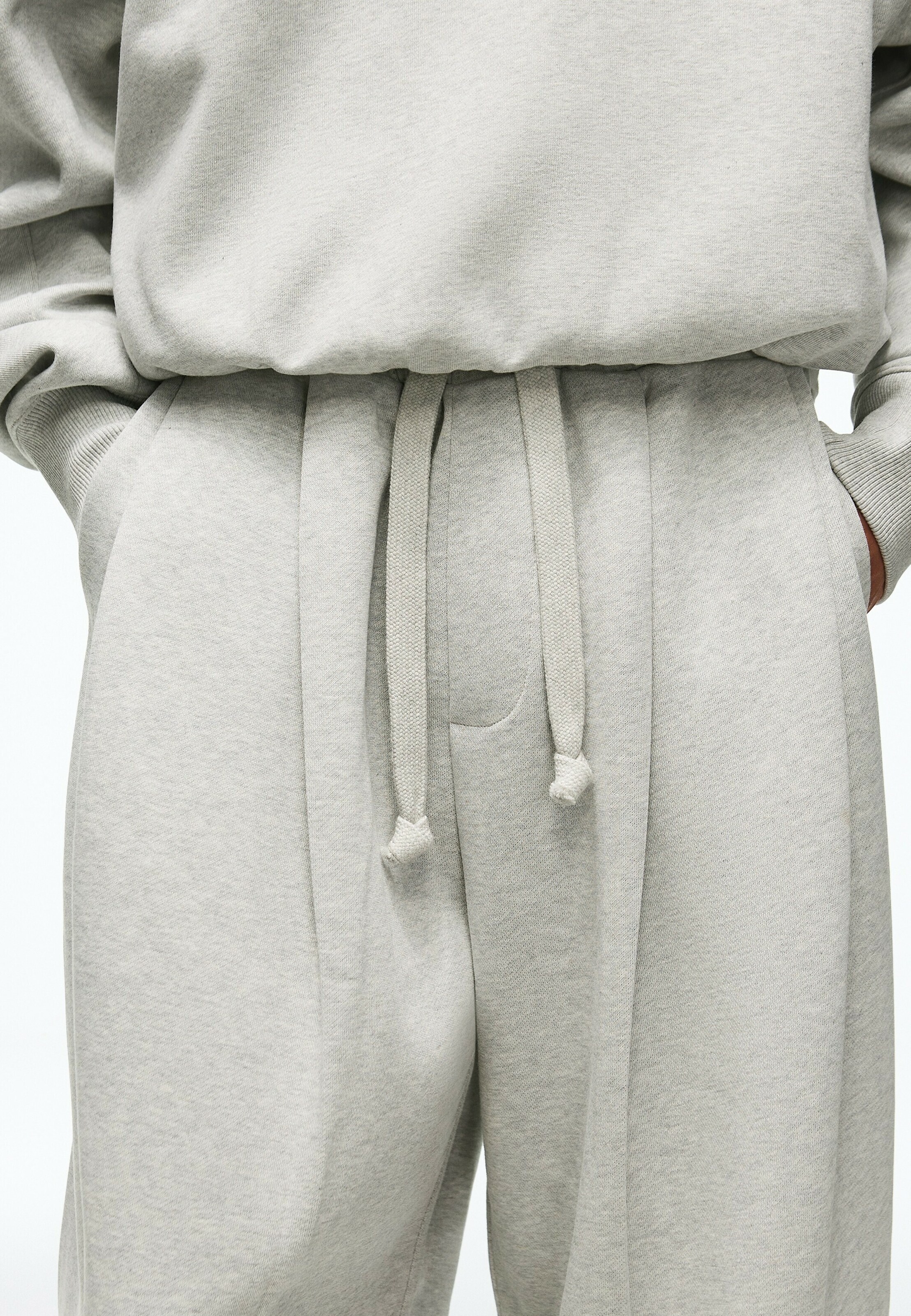 Wide leg Pantaloni con pieghe di Bershka in grigio