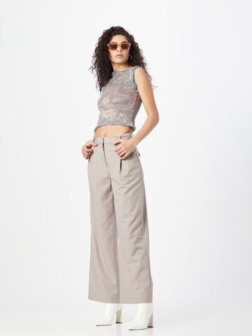 WEEKDAY Wide leg Pleat-Front Pants 'Esme' in Grey