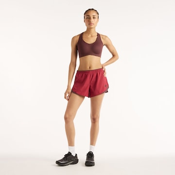 new balance - regular Pantalón deportivo 'RC Essential Short 3"' en rojo