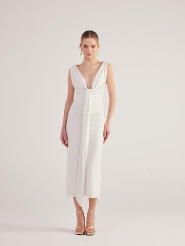 HOLLY LOLLY Dress in White: front