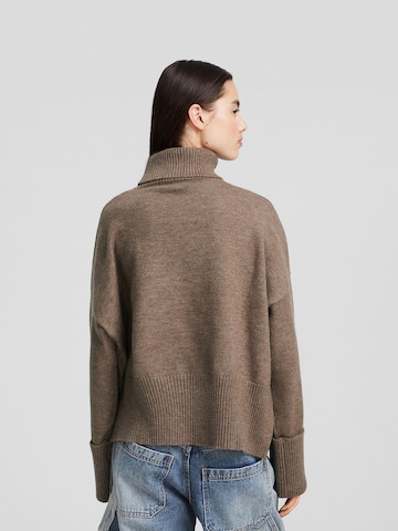 Bershka Sweter w kolorze brązowy
