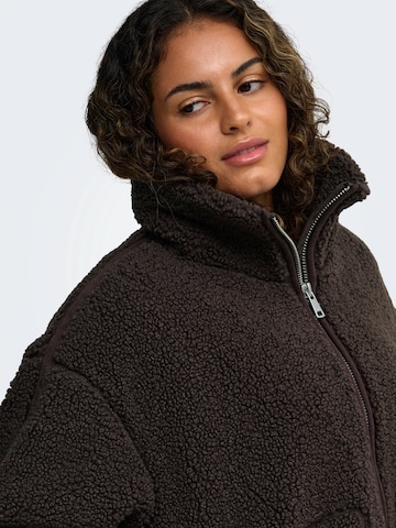 Veste en polaire 'CARASPEN' ONLY Carmakoma en marron
