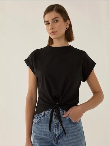 Hiccup T-Shirt in Schwarz