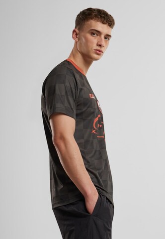 Karl Kani - Camiseta de fútbol en negro